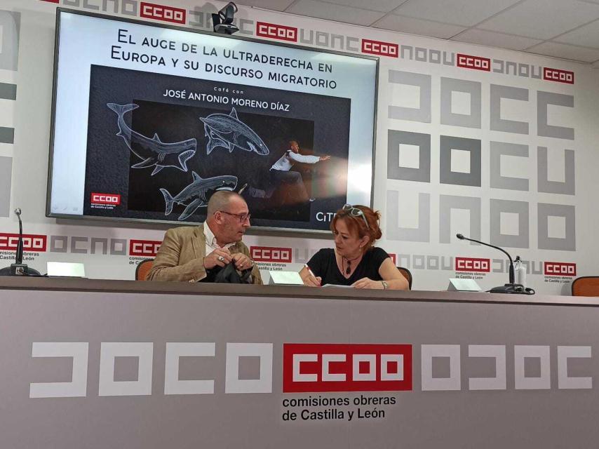 José Antonio Moreno, responsable confederal de Migraciones de CCOO, y Nieves Granados, secretaria de Empleo del sindicato, en la rueda de prensa de este jueves.