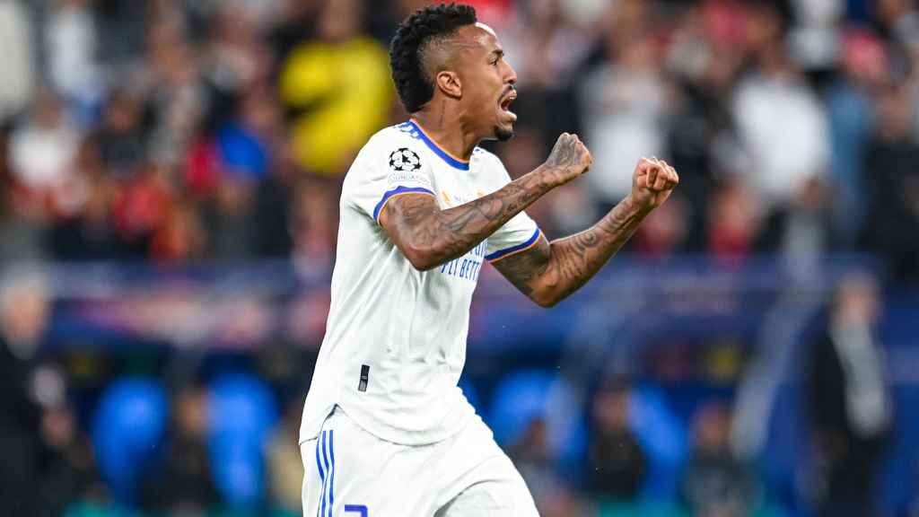 Eder Militao durante un partido con el Real Madrid