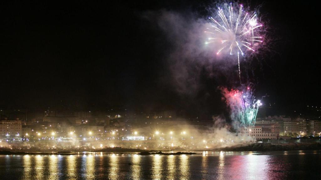 Fuegos artificiales en San Juan 2009 (foto: Xosé Castro)