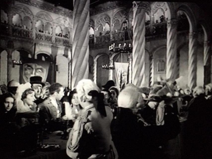 El baile de máscaras de Mr.Arkadin (1955), en el patio del Colegio de San Gregorio.