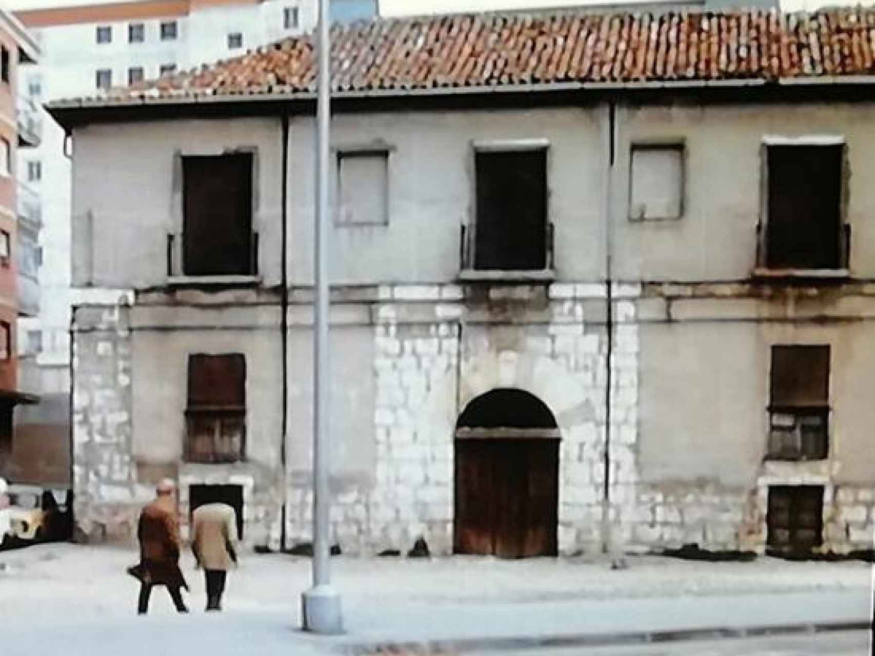 El caserón de la calle Gondomar de 'Soldados de plomo' (1983).