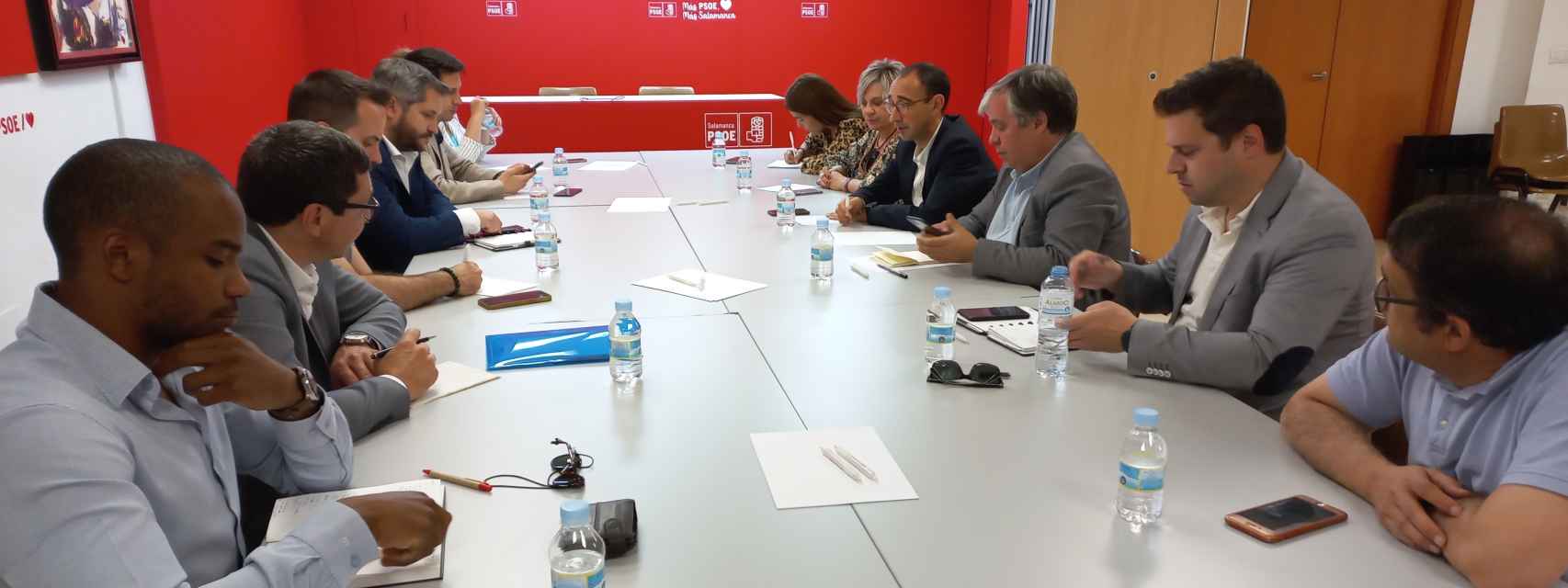 El PSOE y los socialistas de Guarda, en la reunión de Salamanca