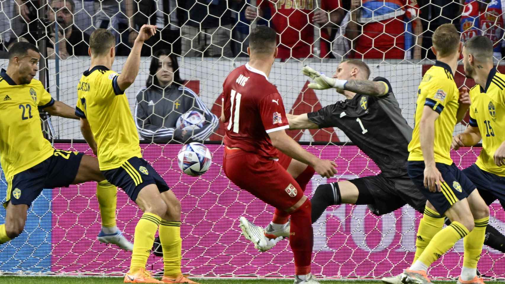 El gol de Luka Jovic con Serbia ante Suecia