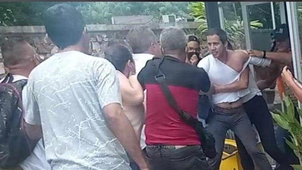 Juan Guaidó, tras ser agredido en el estado de Cojedes.