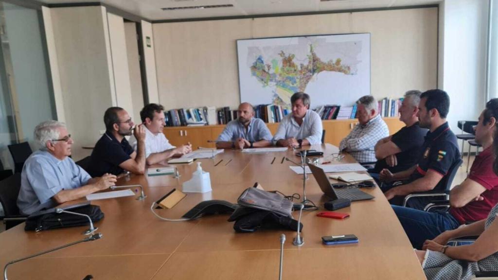 Imagen de la reunión celebrada este lunes sobre el tejado de la Catedral de Málaga.