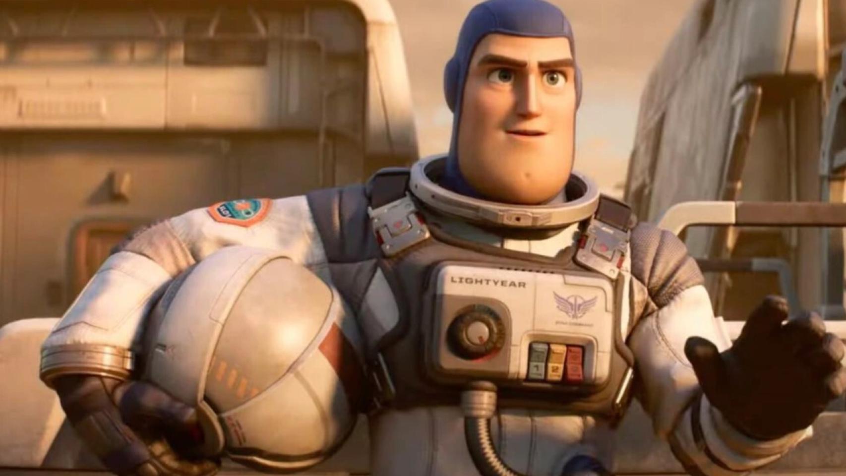 'Lightyear' es una clásica aventura espacial que sabe a poco para ser el regreso de Pixar a los cines.