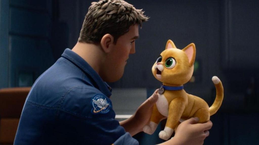 El gato terapeútico Sox es el personaje revelación de 'Lightyear'.