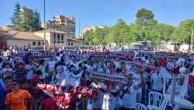 Aficionados del Albacete celebran el ascenso del equipo a Segunda División