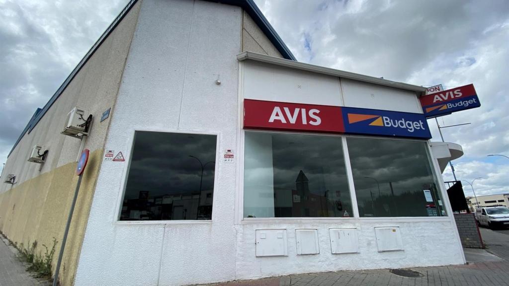 Oficinas de la empresa de alquiler de vehículos Avis.