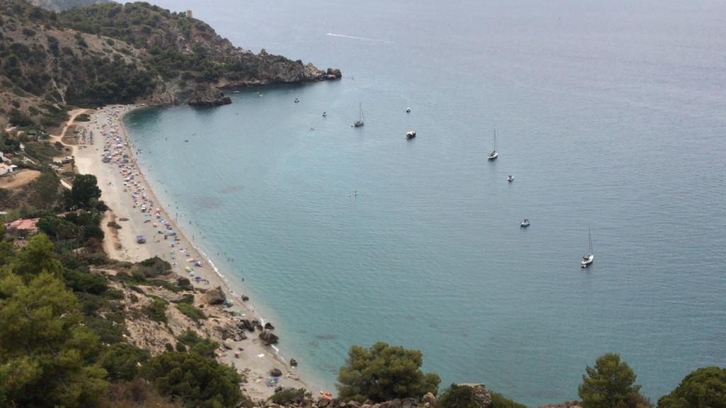 Cala de los Acantilados de Maro-Cerro Gordo.