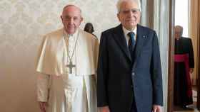 El papa Francisco y el presidente de Italia, Sergio Mattarella, en su reunión en diciembre de 2021.