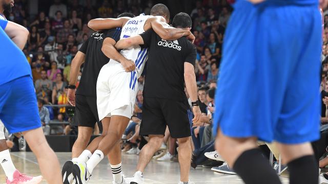 Anthony Randolph abandona el Palau lesionado en su rodilla