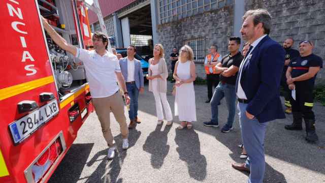 La Xunta entrega dos camiones Bomba Rural Pesada al GES de Val Miñor y a Ponteareas