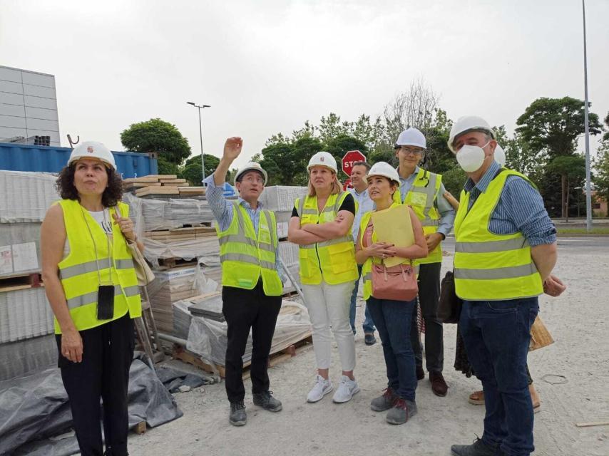 La consejera de Familia e Igualdad de Oportunidades, Isabel Blanco, visita las obras de la residencia de mayores de Salamanca