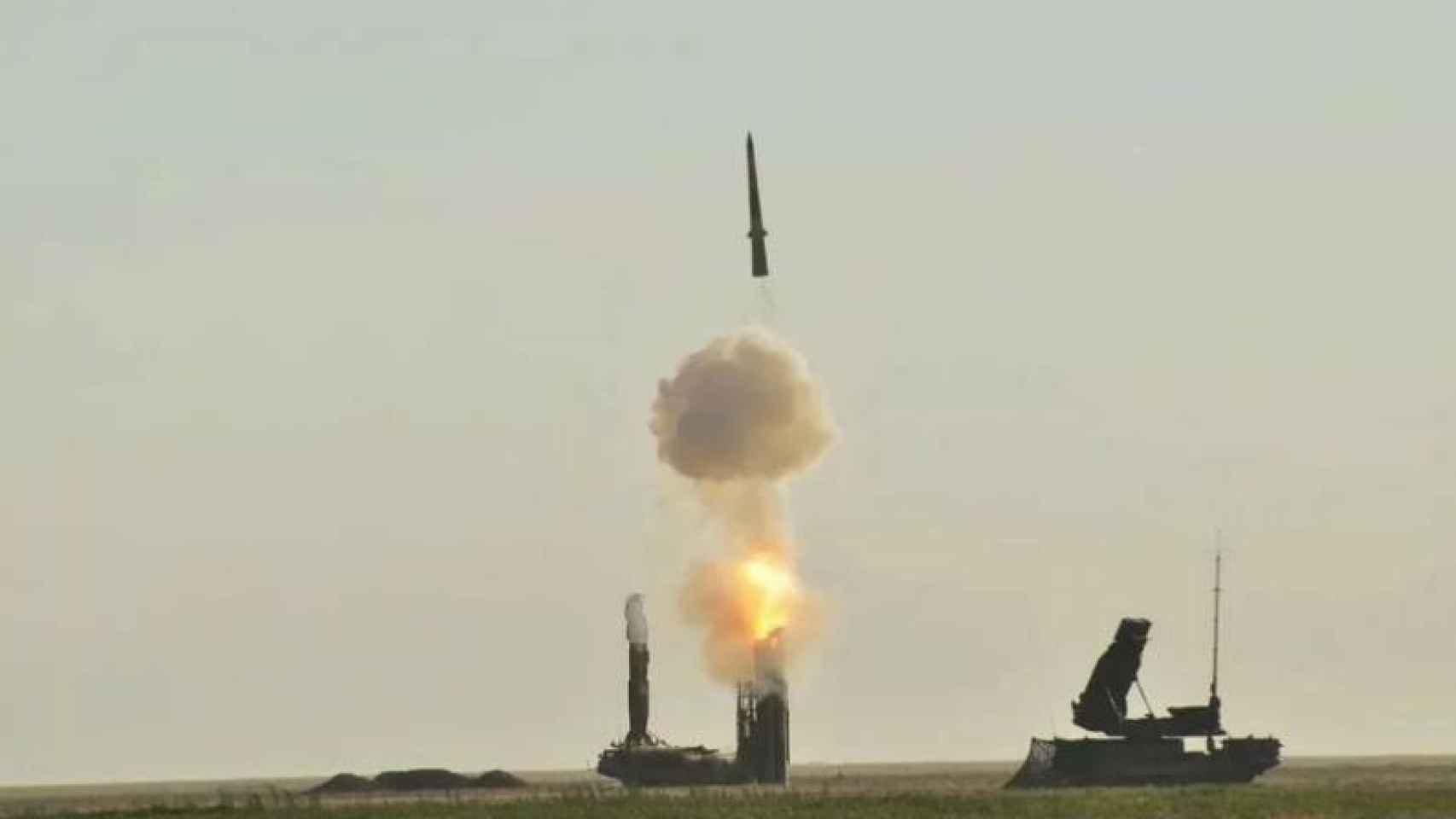 Lanzamiento misil S-300V
