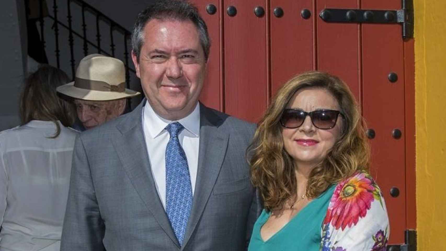 Juan Espadas y Carmen Ibanco en una imagen de sus redes sociales.
