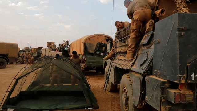 Soldados franceses de la operación Barkhane preparan su salida de Mali.