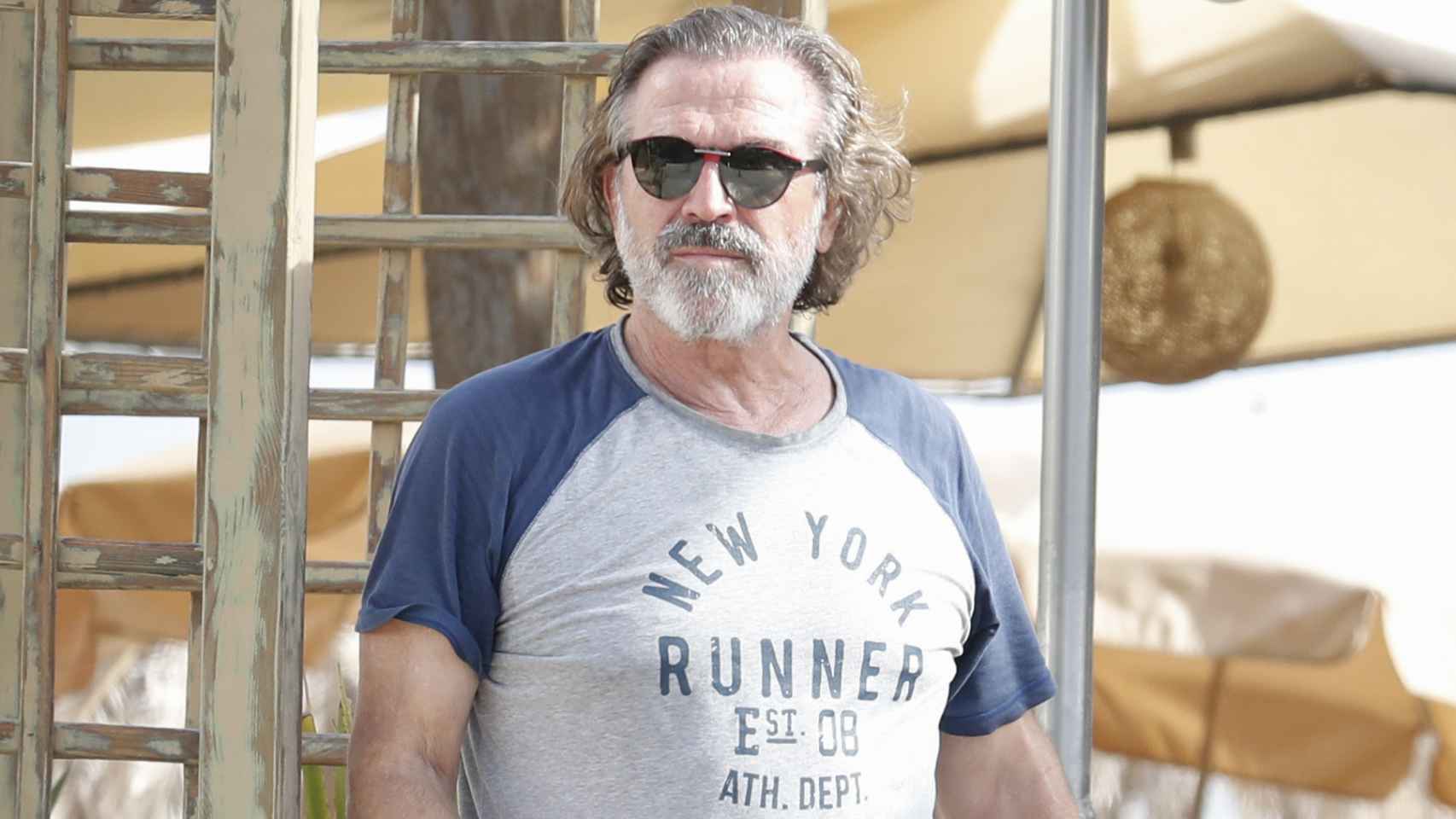 Pepe Navarro paseando por las calles de Ibiza, en agosto de 2021.