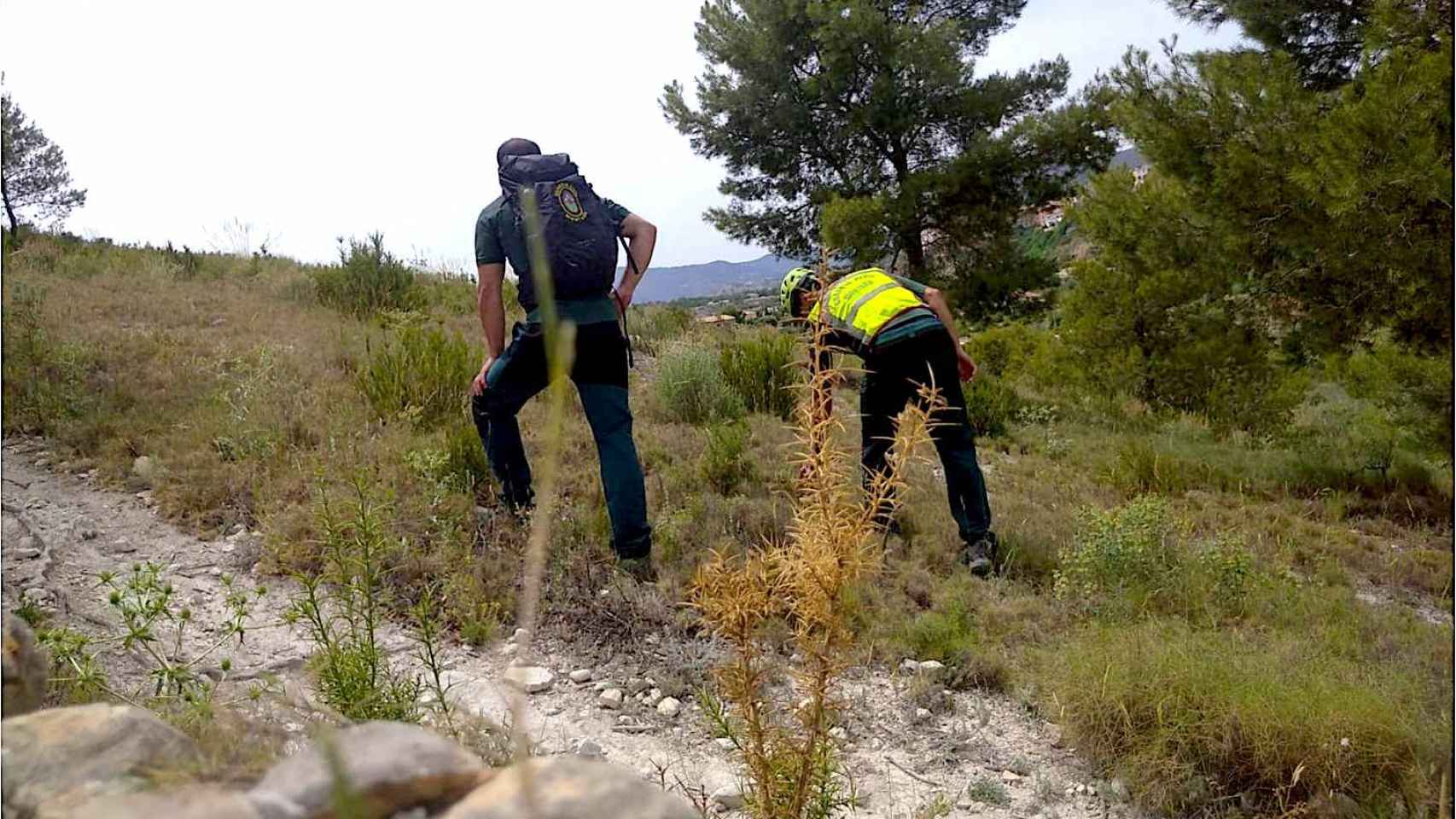 La Guardia Civil localiza el cuerpo del hombre de 67 años desaparecido al hacer senderismo en Alicante.