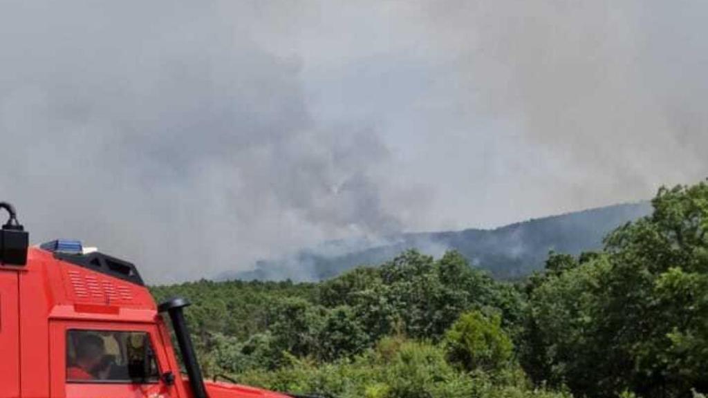 Efectivos de la UME en el incendio de la Sierra de la Culebra