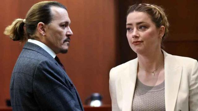 El actor Johnny Depp y su exmujer, Amber Heard, en un montaje de EL ESPAÑOL.