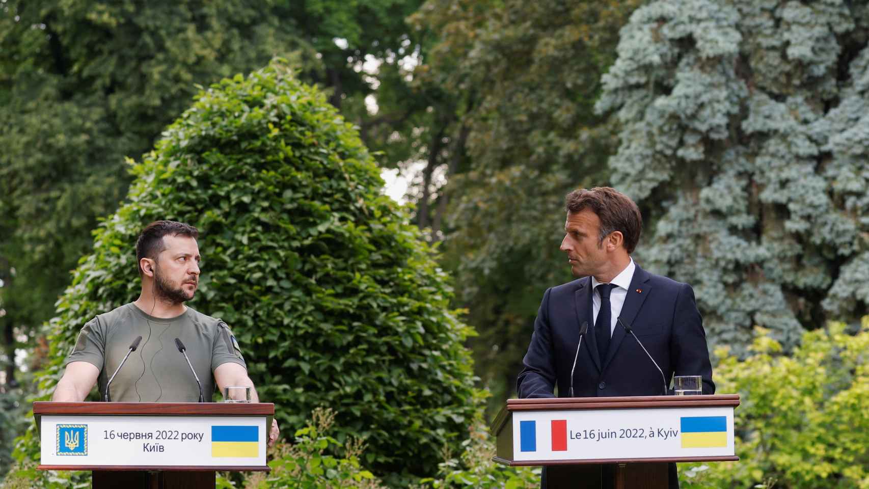 Volodímir Zelenski y Emmanuel Macron, durante su rueda de prensa conjunta este jueves en Kiev