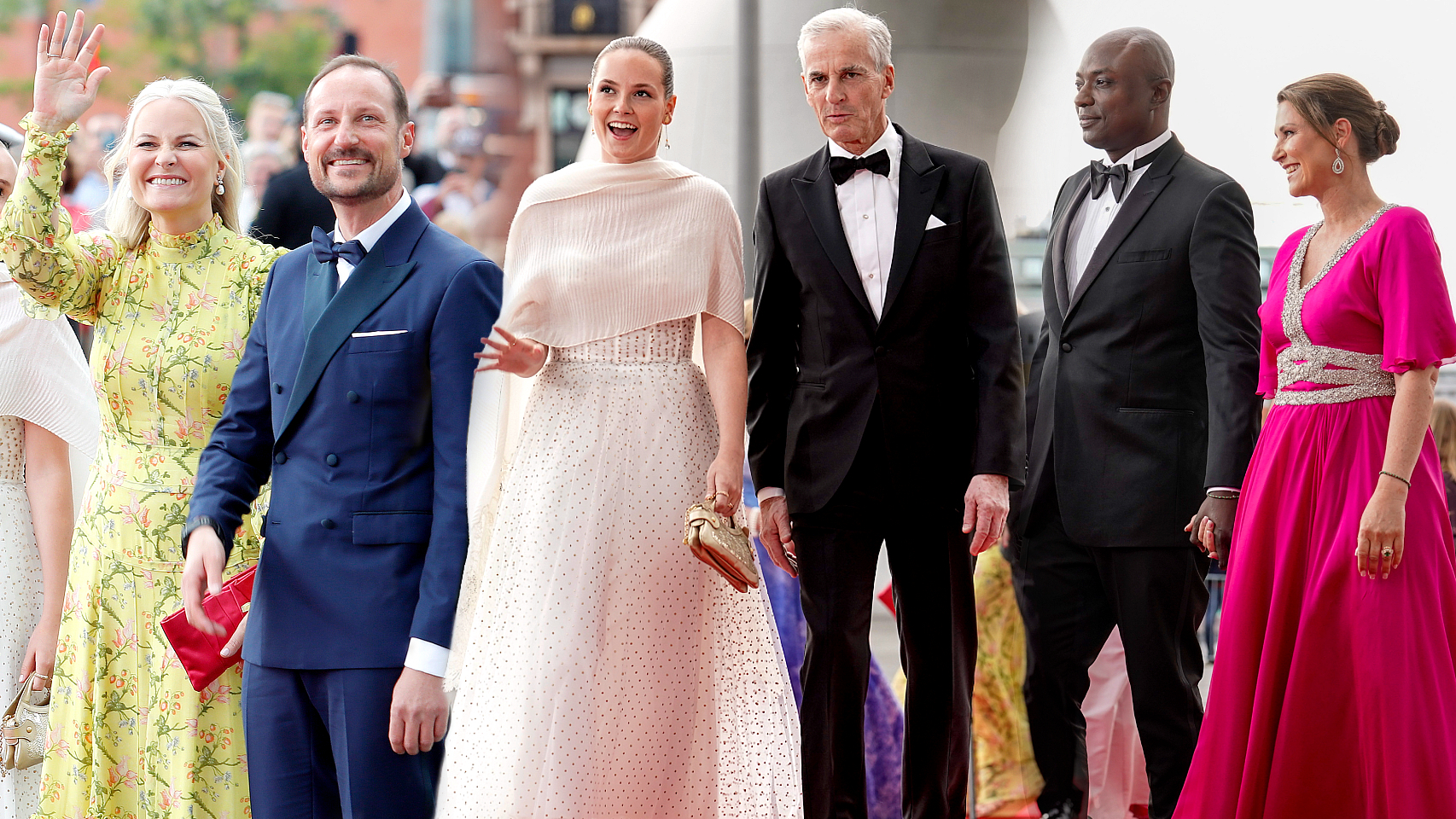 Mette-Marit, Haakon de Noruega, Ingrid Alexandra con el primer ministro Jonas Gahr Stoere, Durek Verrett y Marta Luisa de Noruega.