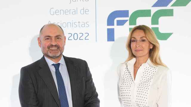 Pablo Colio y Esther Alcocer Koplowitz tras la junta de accionistas de 2022.