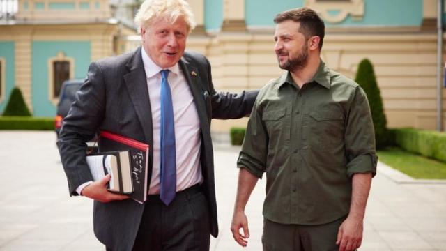 Boris Johnson visita Kiev y a Volodimir Zelenski por segunda vez.