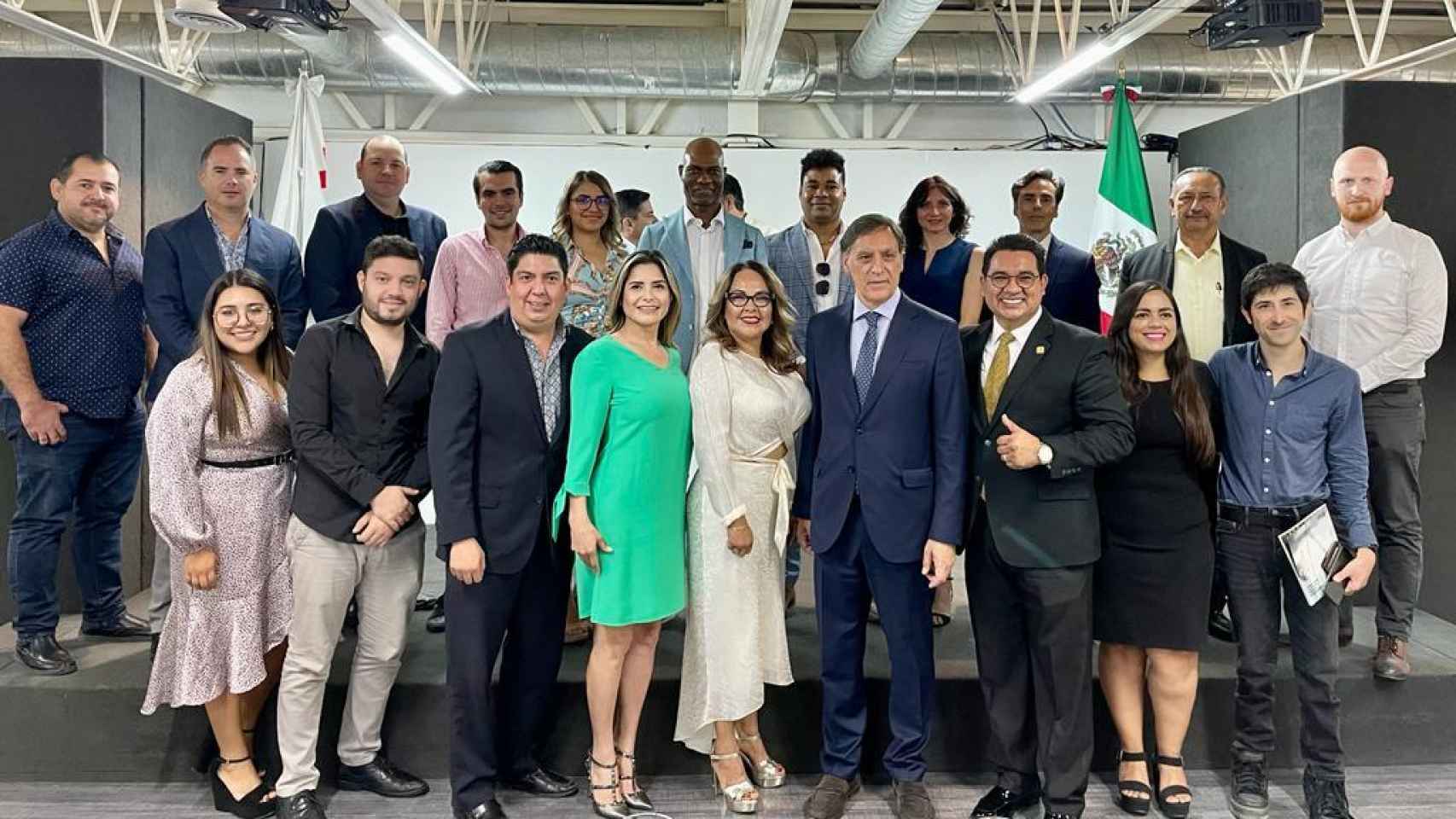 Encuentro de García Carbayo con empresarios de México