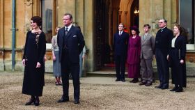 Un momento de 'Downton Abbey'. En primer término, Elizabeth McGovern  y Hugh Bonneville, condesa y conde de Grantham