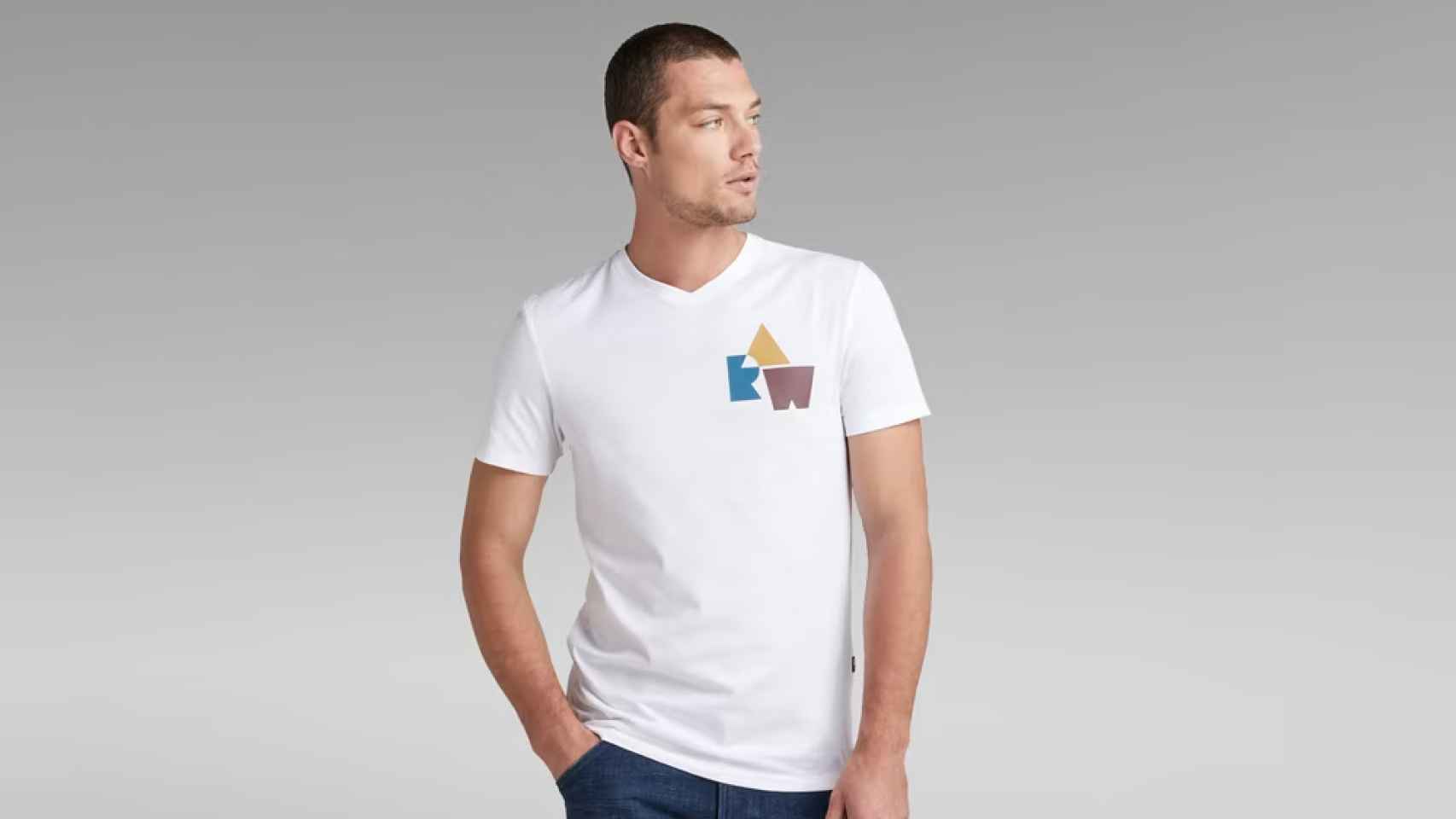 Camiseta Chest Graphic Slim
