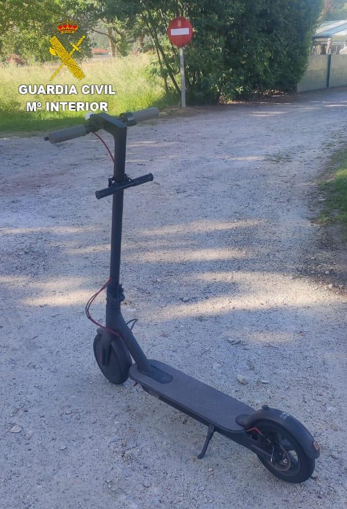 El patinete eléctrico modificado (Foto: Guardia Civil)