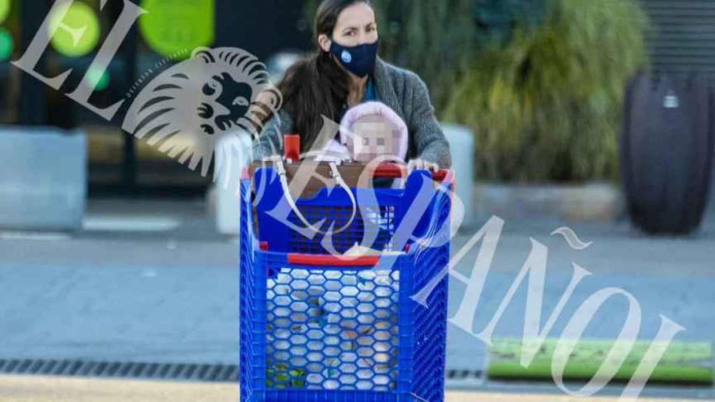 Telma Ortiz con su hija menor, cuando tenía seis meses.