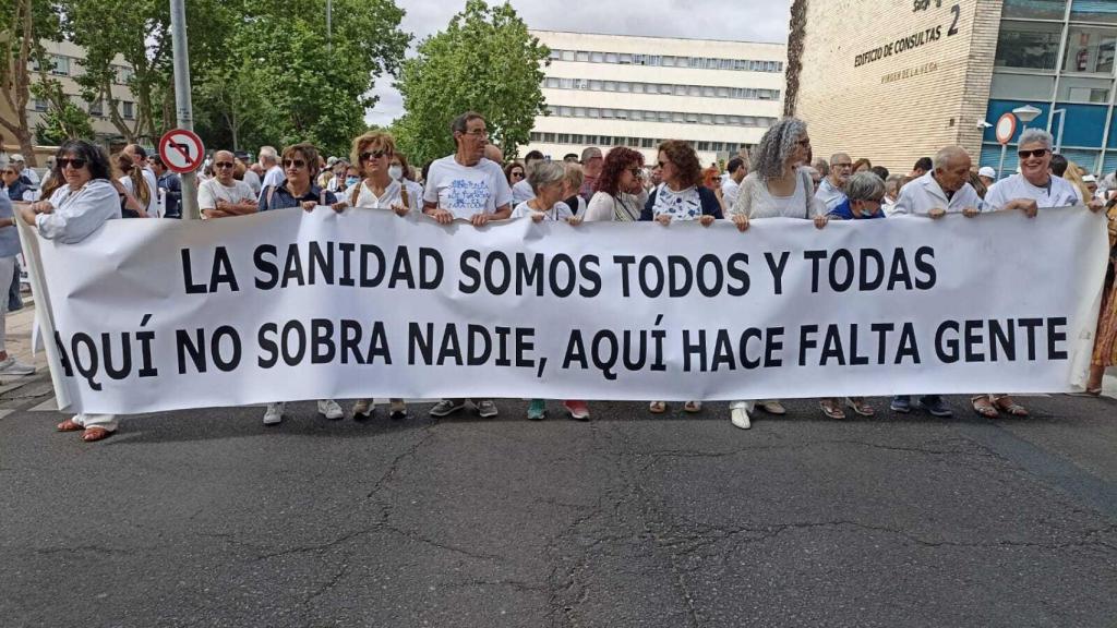 Marea blanca en Salamanda para reivindicar una Sanidad justa