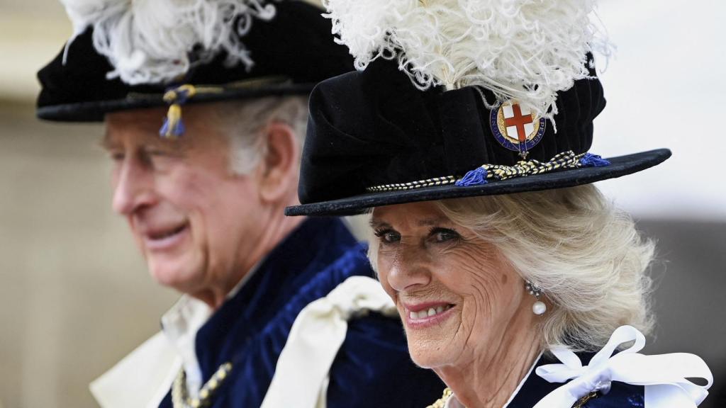 Camilla Parker Bowles, Dama Real de la Orden Más Noble de la Jarretera.