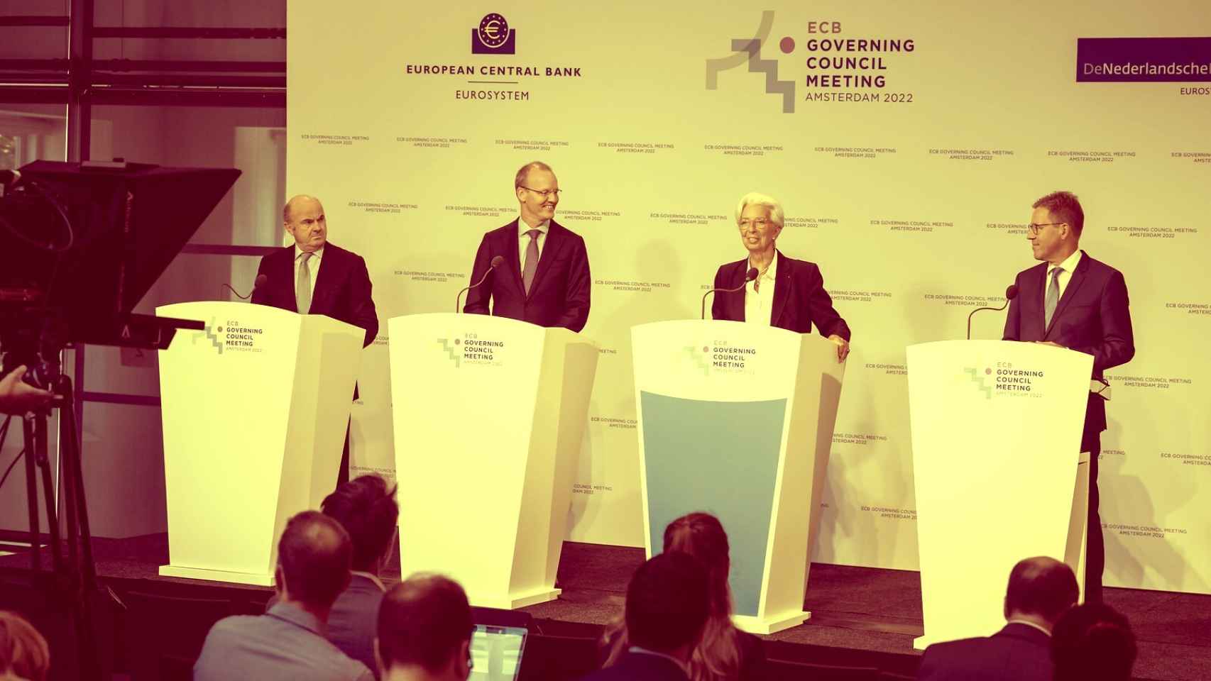 Christine Lagarde, presidenta del BCE, y Luis de Guindos, vicepresidente, ofrecen una rueda de prensa tras la reunión de política monetaria del pasado 9 de junio.