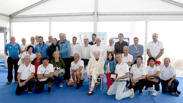 Foto de familia de los premiados.