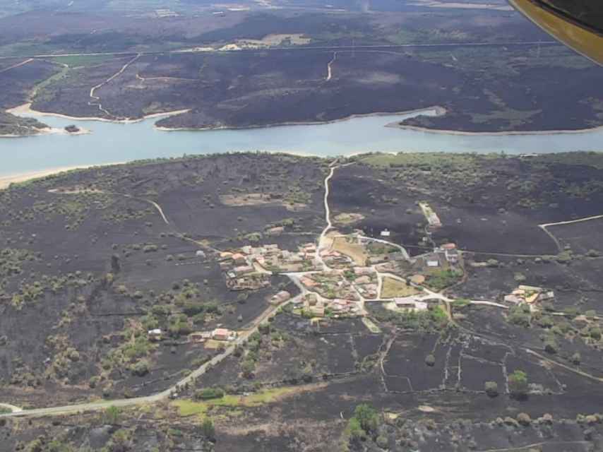 Imagen panorámica de las hectáreas afectadas por el incendio de la Sierra de la Culebra, en Zamora.