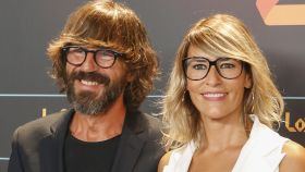El presentador Santi MIllán y su esposa, Rosa Olucha, en un evento público en Madrid, en septiembre de 2017.