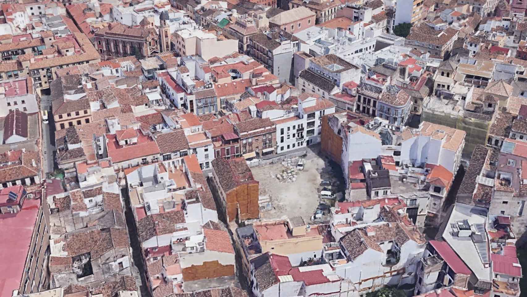Vista aérea de la parcela de la calle Gigantes, en el Centro de Málaga.