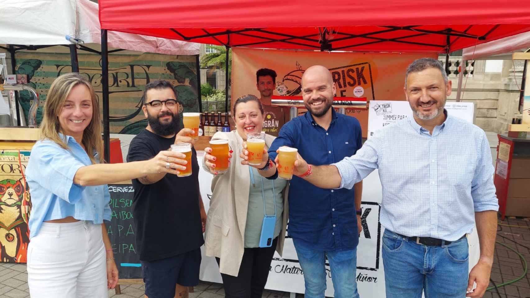 Brindis inaugural de la IV edición del Pontebirra.