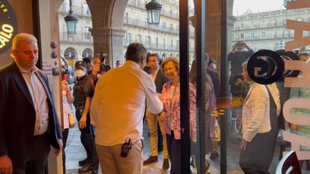 Las reinas Sofía y Silvia de Suecia, en el restaurante Tapas de Gonzalo