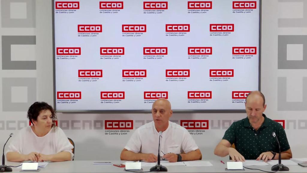 Los responsables de Medio Ambiente de CCOO en Castilla y León, en la rueda de prensa sobre incendios forestales de este martes.