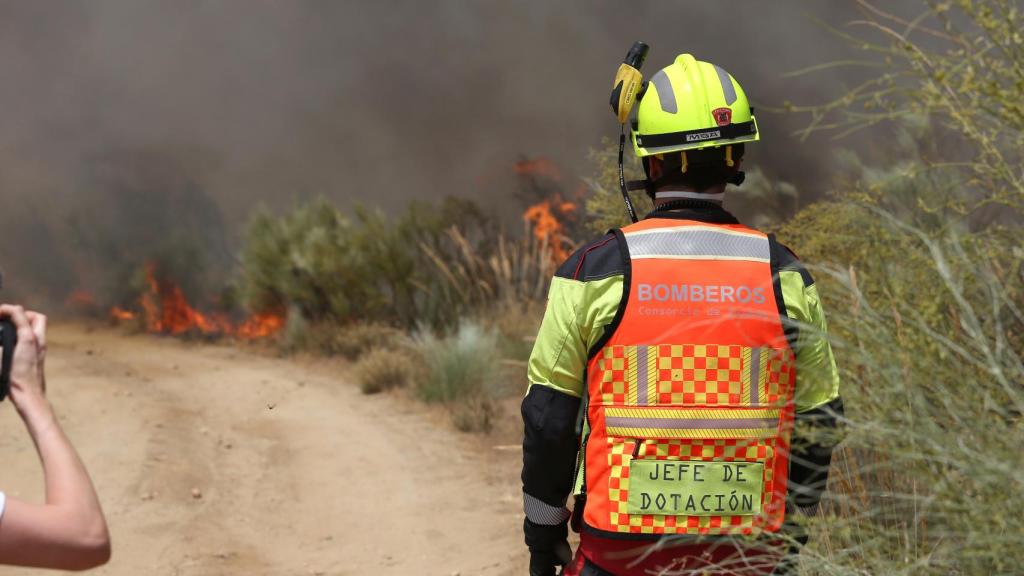 Incendio declarado el viernes en Toledo. / Foto: Óscar Huertas.