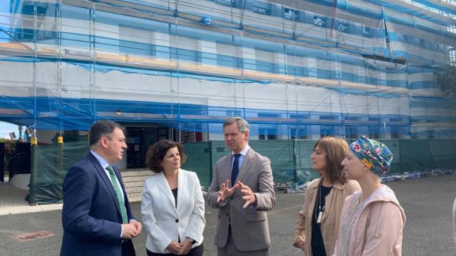 Gobierno y Xunta visitan las obras del CEIP Mestre Rodríguez.