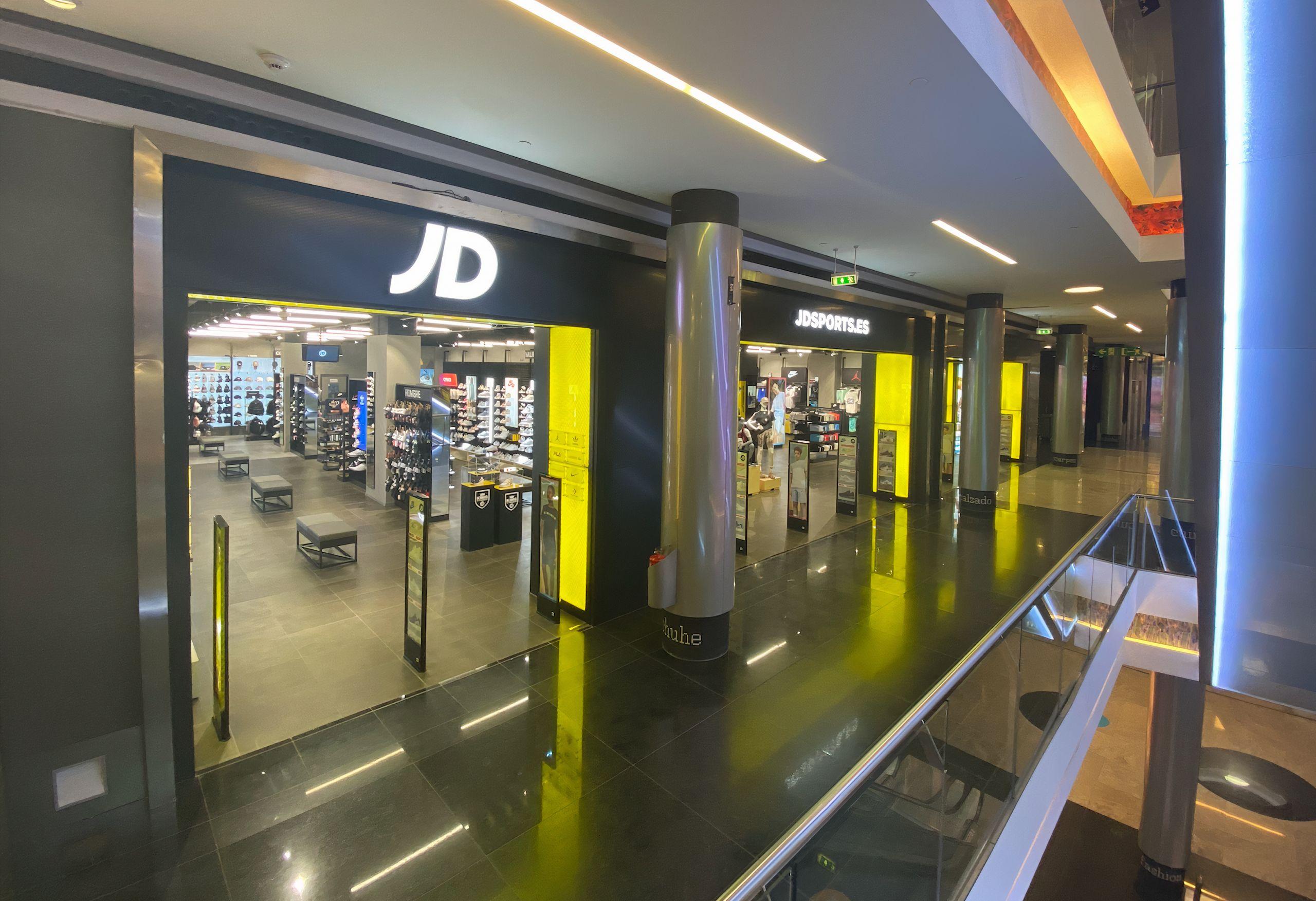 Exterior de la tienda de JD Sports en Marineda City, A Coruña.