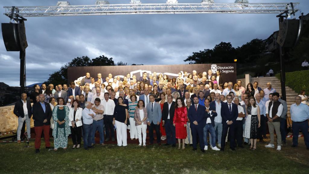 Miguel Ángel de Vicente en el acto junto a los galardonados