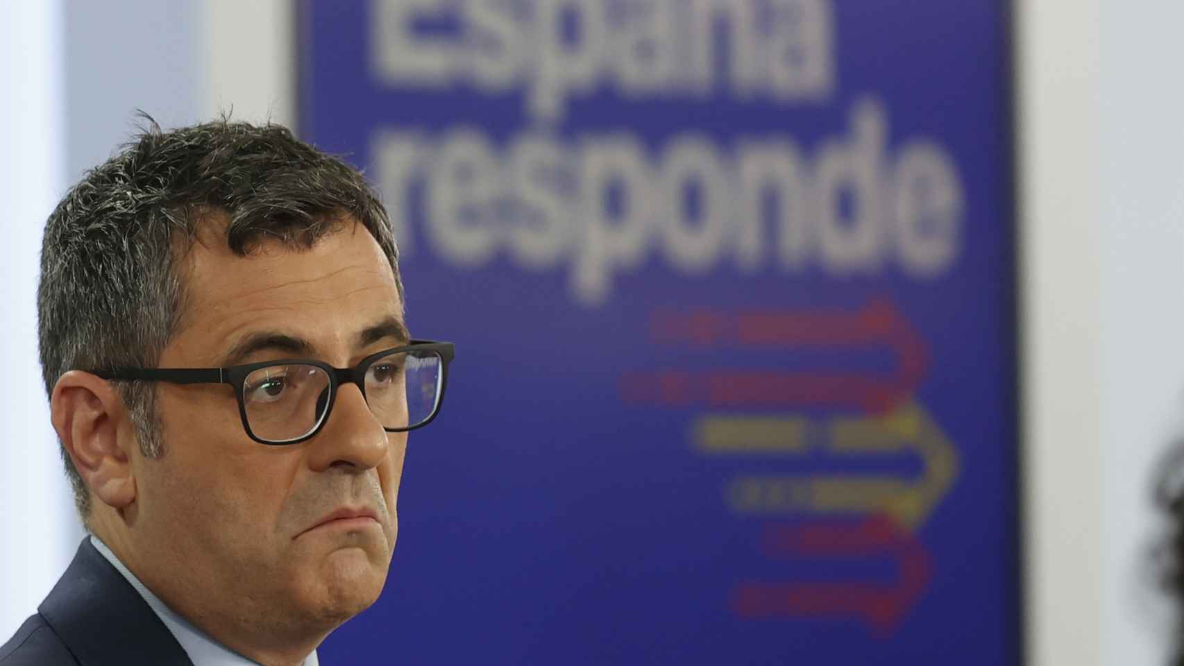 Félix Bolaños, ministro de la Presidencia, durante la rueda de prensa celebrada en Moncloa.