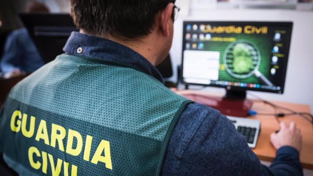 Una imagen de archivo de un agente de la Guardia Civil.